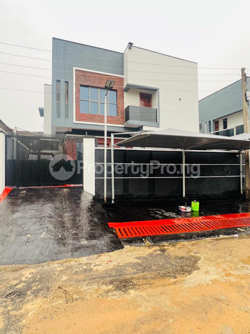 4 bedroom House for sale Agege Lagos