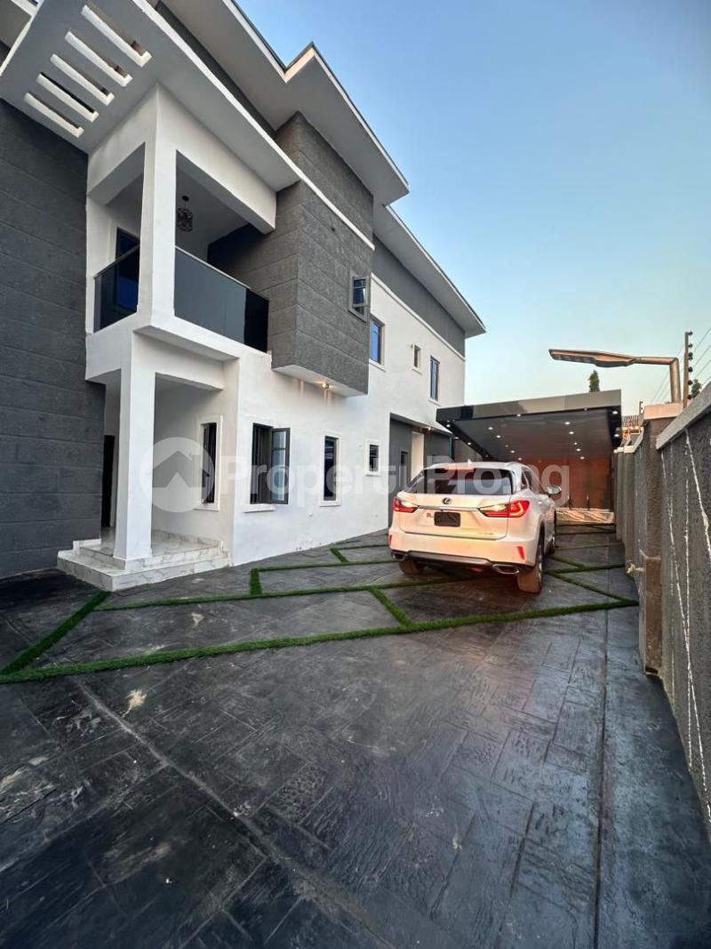 4 bedroom House for sale Currency Close Oluyole Ibadan Oyo