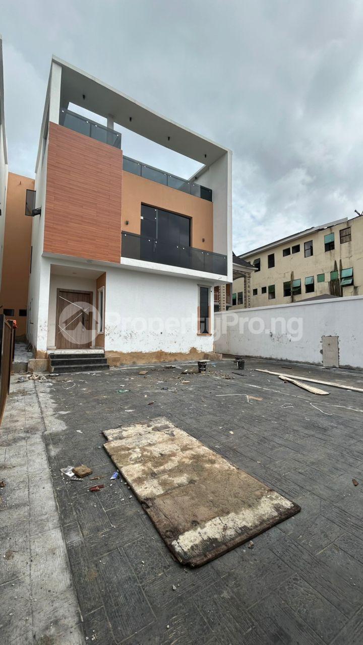 4 bedroom House for sale Millenuim/UPS Gbagada Lagos
