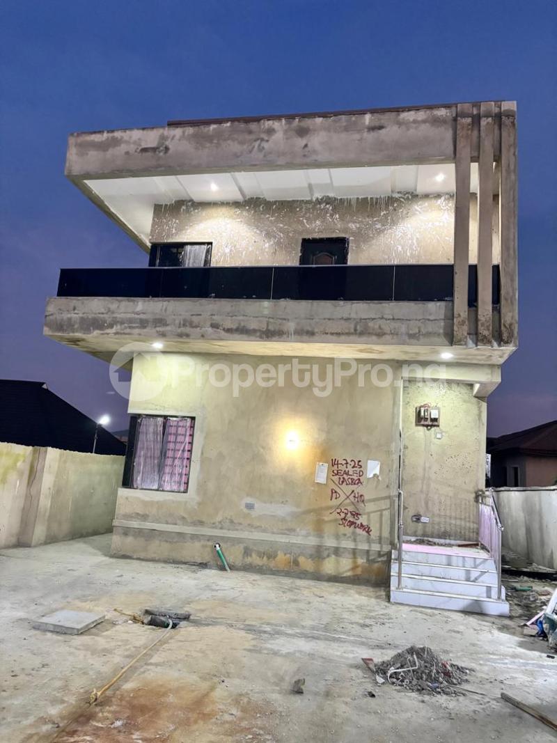 4 bedroom House for sale Ok Coal Estate, Iyana Oworo Oworonshoki Gbagada Lagos - 22