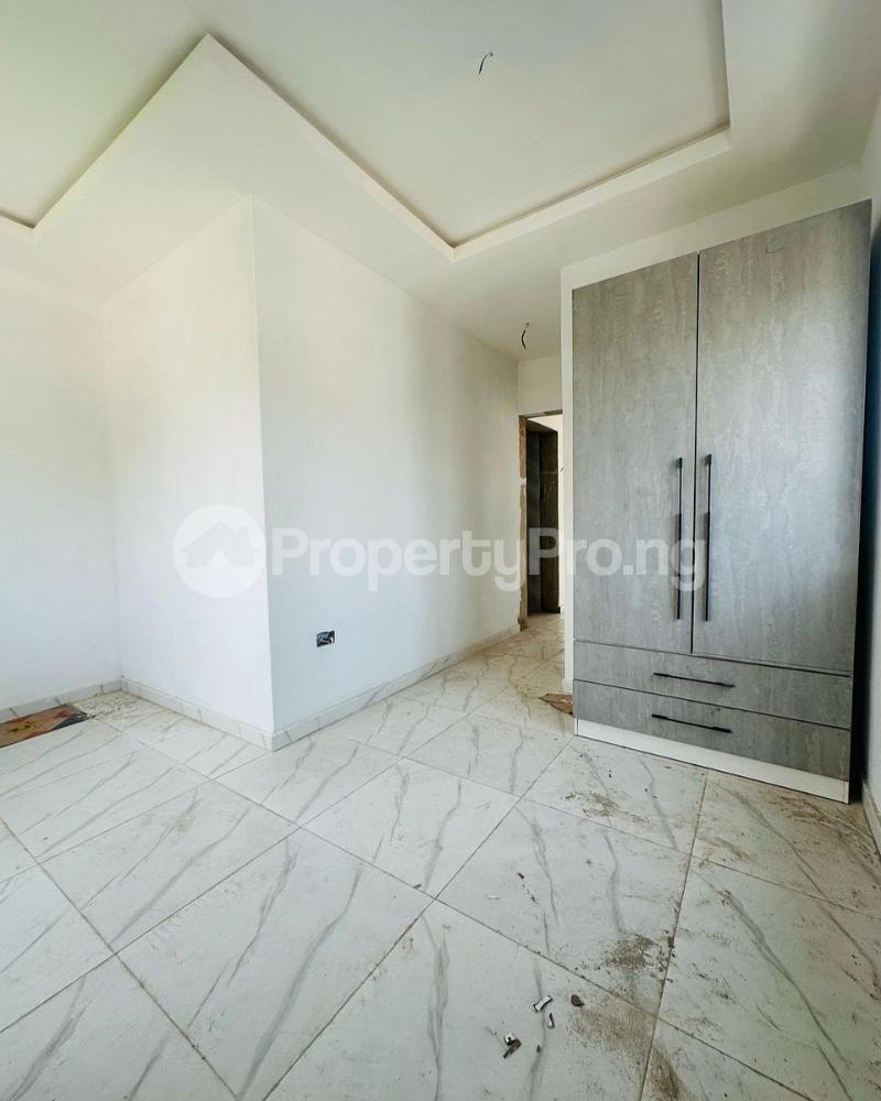 4 bedroom House for sale Obanikoro Shomolu Lagos