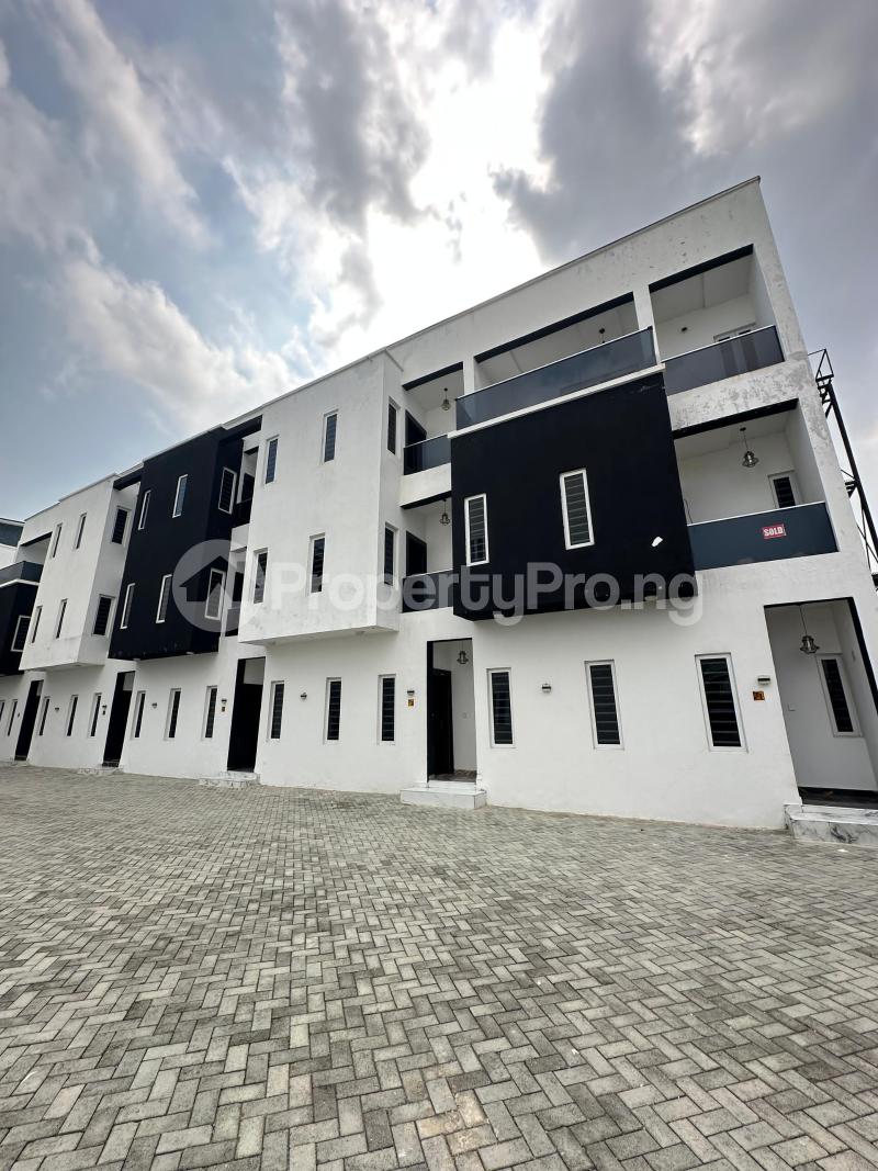 4 bedroom House for sale Mobil Road Ilaje Ajah Lagos