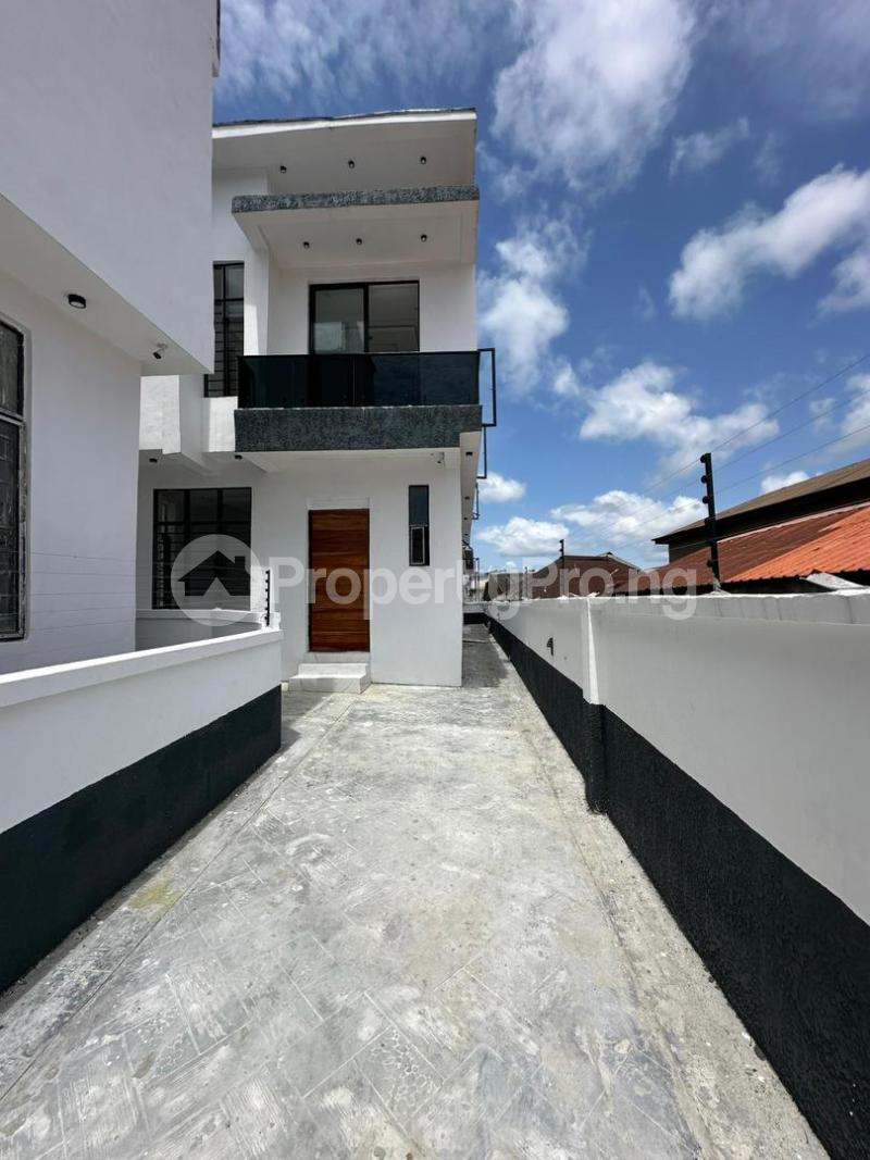 4 bedroom House for sale Ado Ajah Lagos