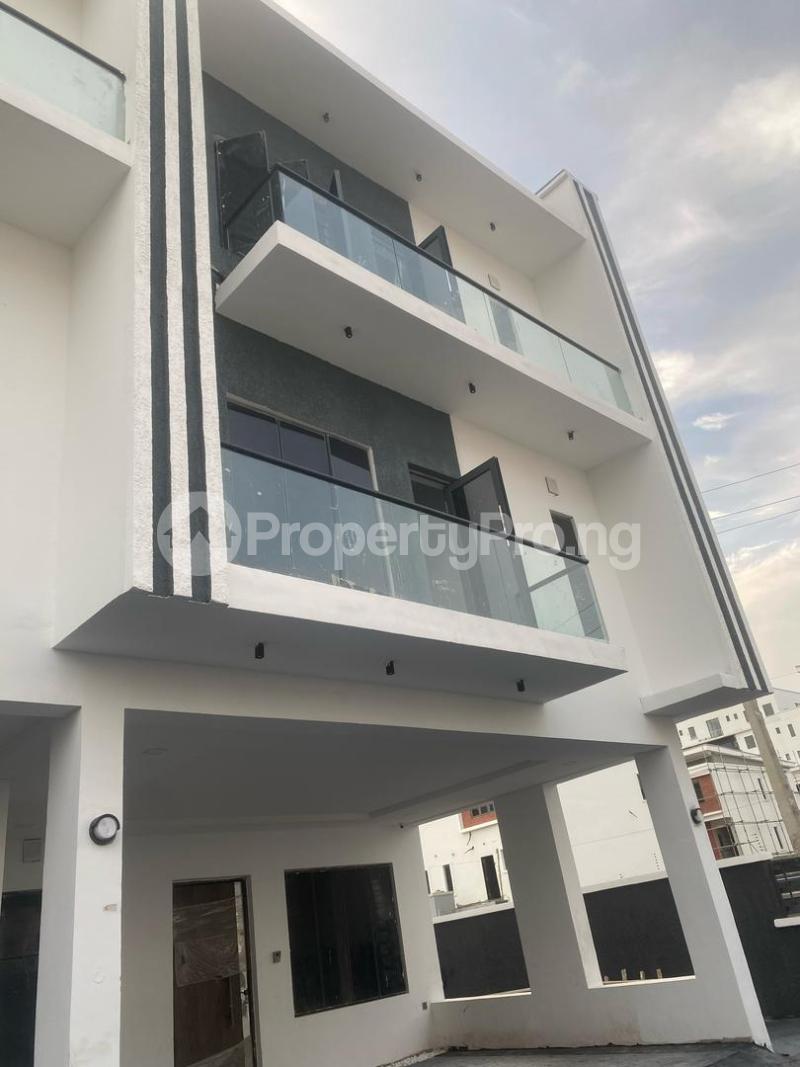 4 bedroom House for sale Lekki Lagos