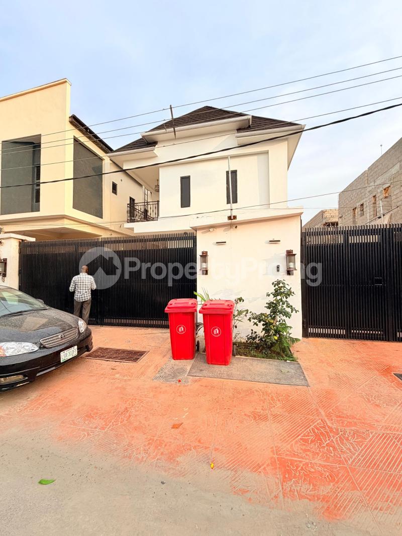 4 bedroom House for sale Surulere Lagos
