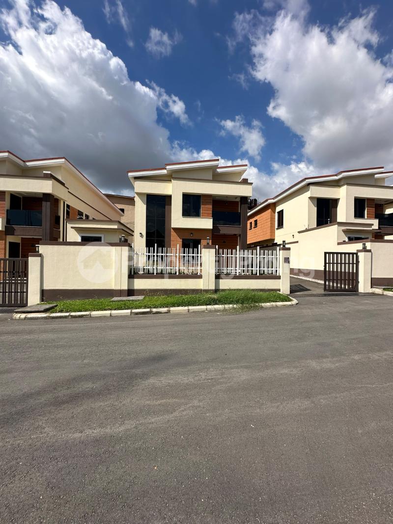 4 bedroom House for sale In An Estate Lifecamp Life Camp Abuja