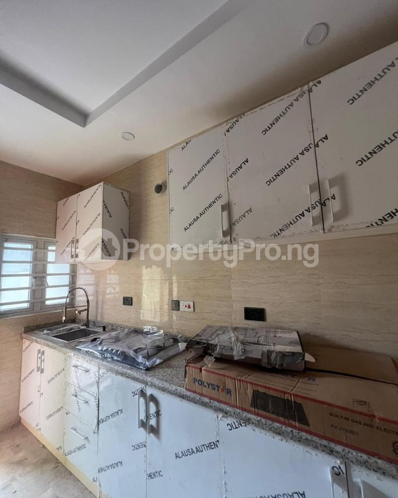 4 bedroom House for sale Dopemu Cement Close To Ikeja Dopemu Agege Lagos