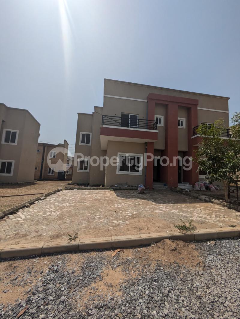 4 bedroom House for sale Close To Unber Shelter Lokogoma Abuja