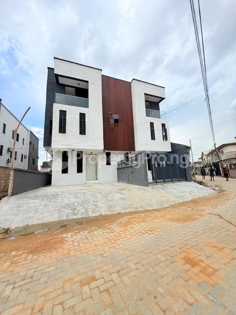 4 bedroom House for sale In A Nice A Secured Location Gbagada Lagos