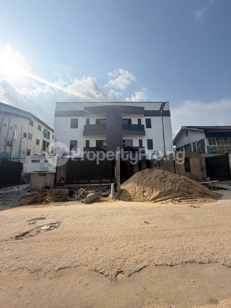 4 bedroom House for sale Yaba Lagos