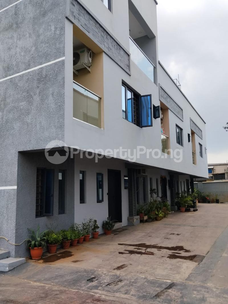 4 bedroom House for sale Estate Ilupeju Lagos