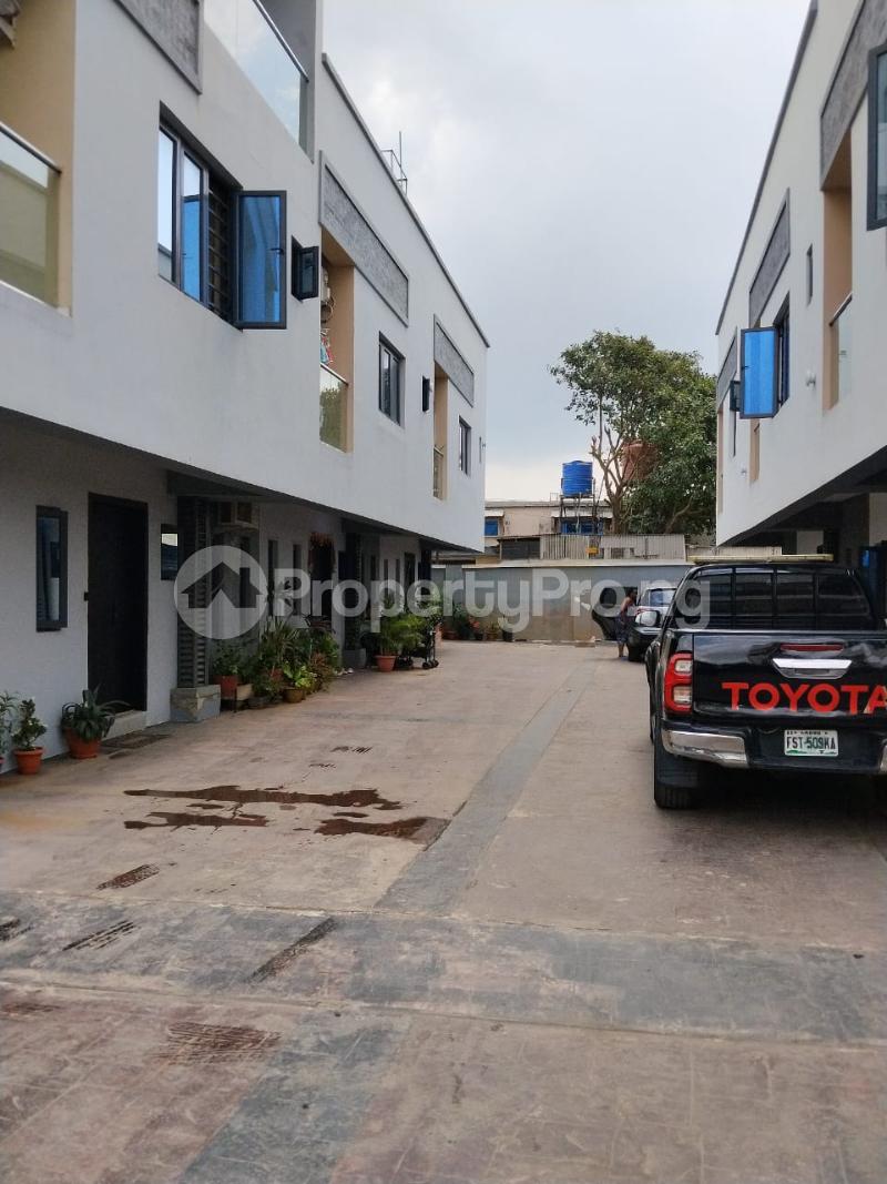 4 bedroom House for sale Estate Ilupeju Lagos