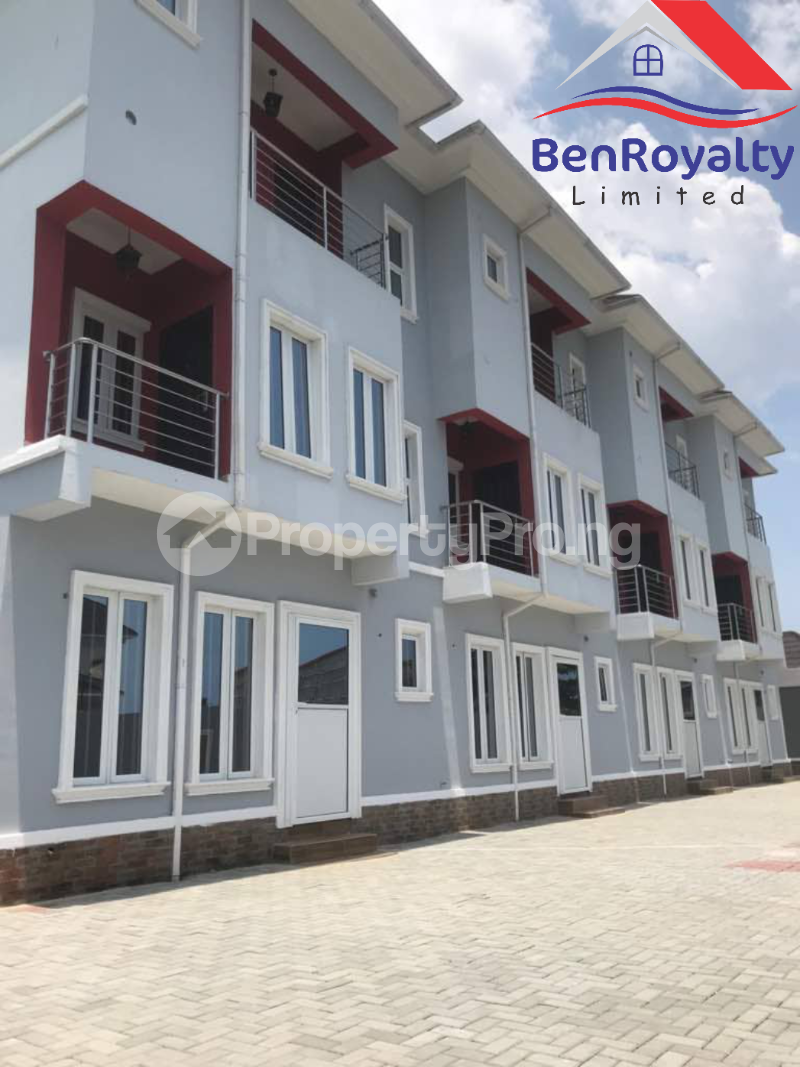 4 bedroom Flat / Apartment for sale   chevron Lekki Lagos