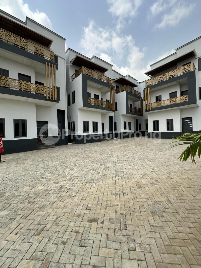 4 bedroom House for rent Around Dunamis Church Lugbe Abuja