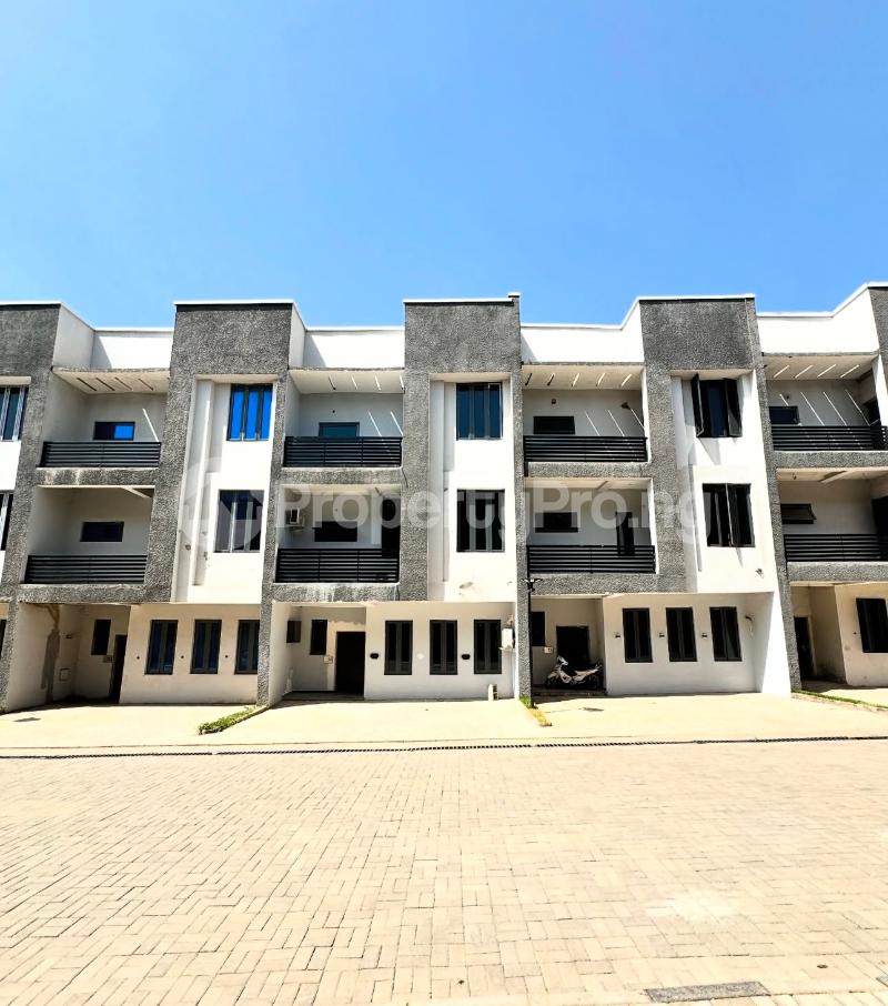 4 bedroom House for sale Guzape Abuja