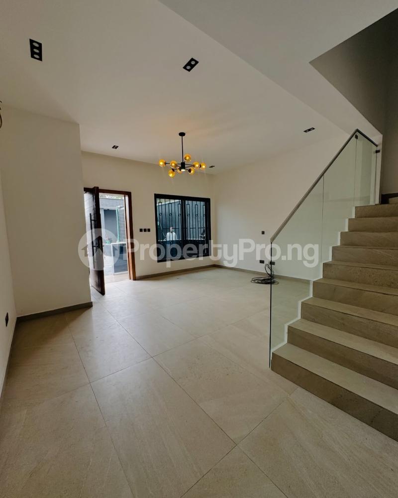 4 bedroom House for sale Magodo Phase 2, Magodo GRA Phase 1 Ojodu Lagos