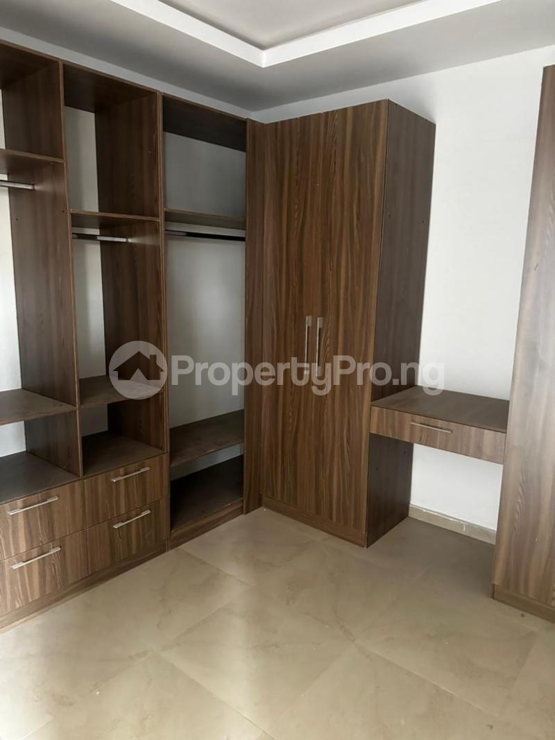 4 bedroom House for sale Cement Dopemu, Close To The Airport Cement Agege Lagos