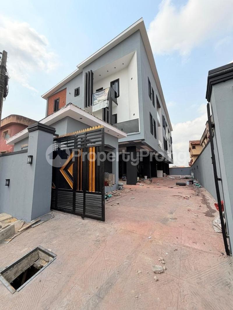 5 bedroom House for sale Airport Road Oshodi Lagos