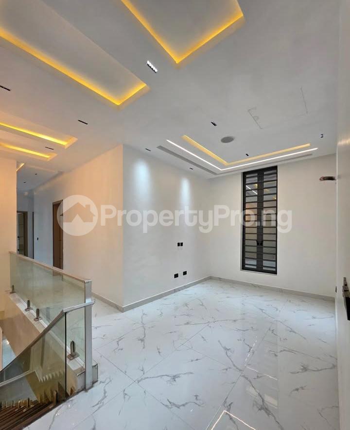 5 bedroom House for sale 1 Min Drive From Ajah Bridge, Ado Ajah Lagos