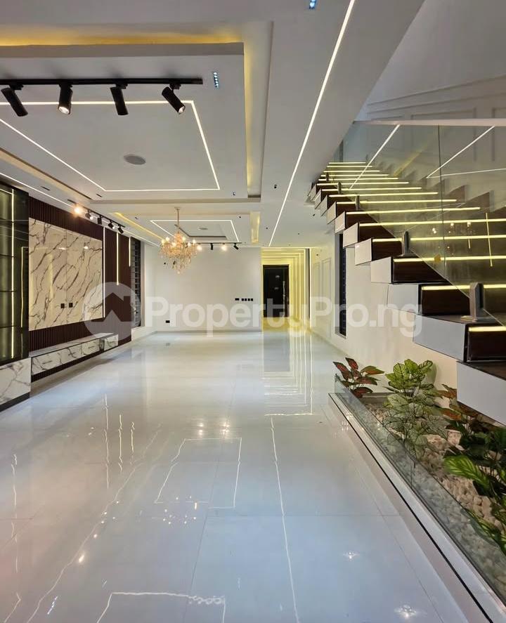 5 bedroom House for sale 1 Min Drive From Ajah Bridge, Ado Ajah Lagos