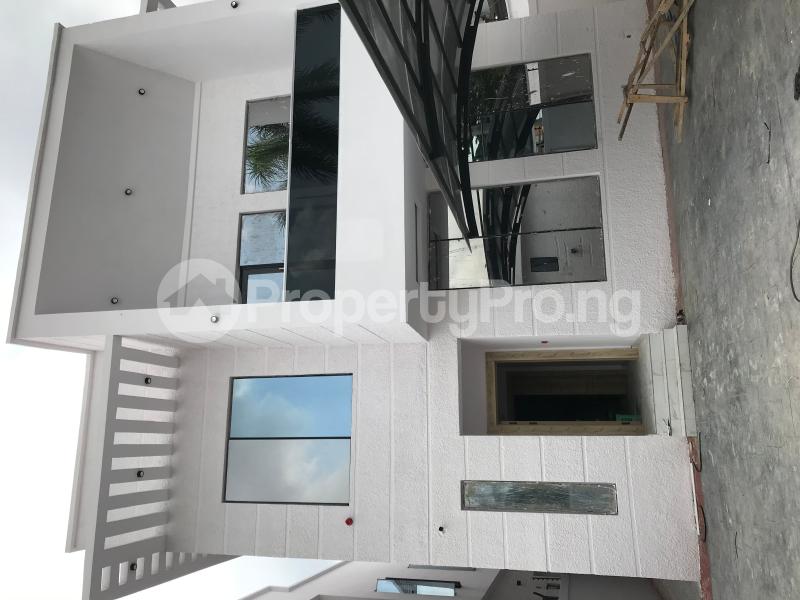 5 bedroom House for sale Omofade Crescent Omole phase 1 Ojodu Lagos