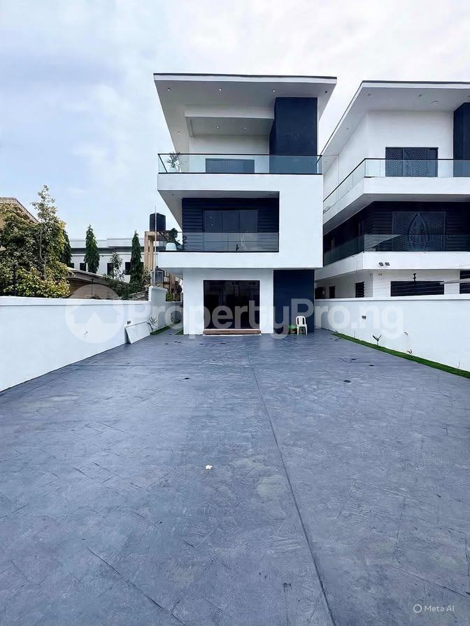 5 bedroom House for sale Lekki Lagos