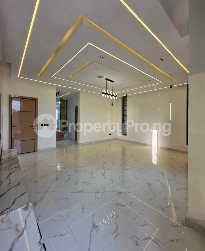 5 bedroom House for sale 1 Min Drive From Ajah Bridge, Ado Ajah Lagos