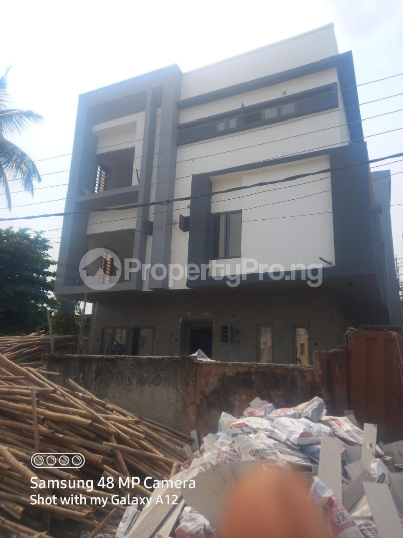 5 bedroom House for sale Owukori Crescent, Alaka Estate Surulere Lagos