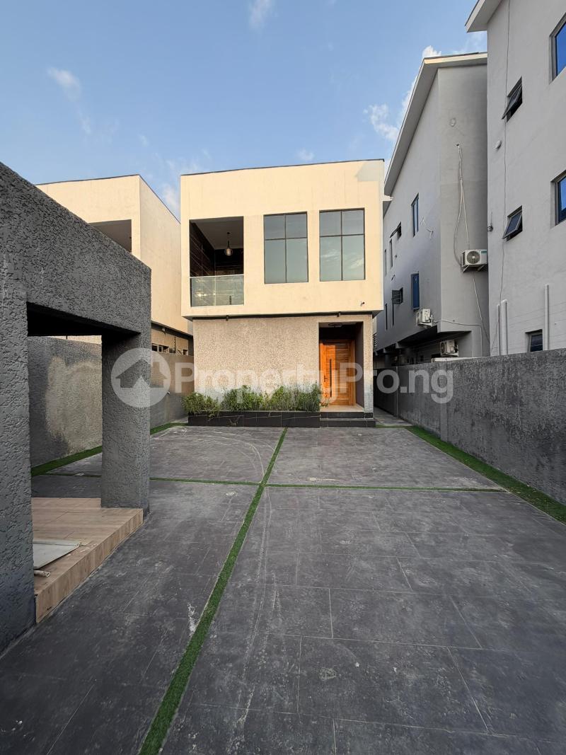 5 bedroom House for sale Ologolo Lekki Lagos