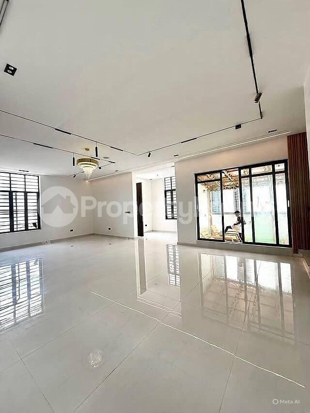5 bedroom House for sale Yu Liverpool Apapa Lagos - 1