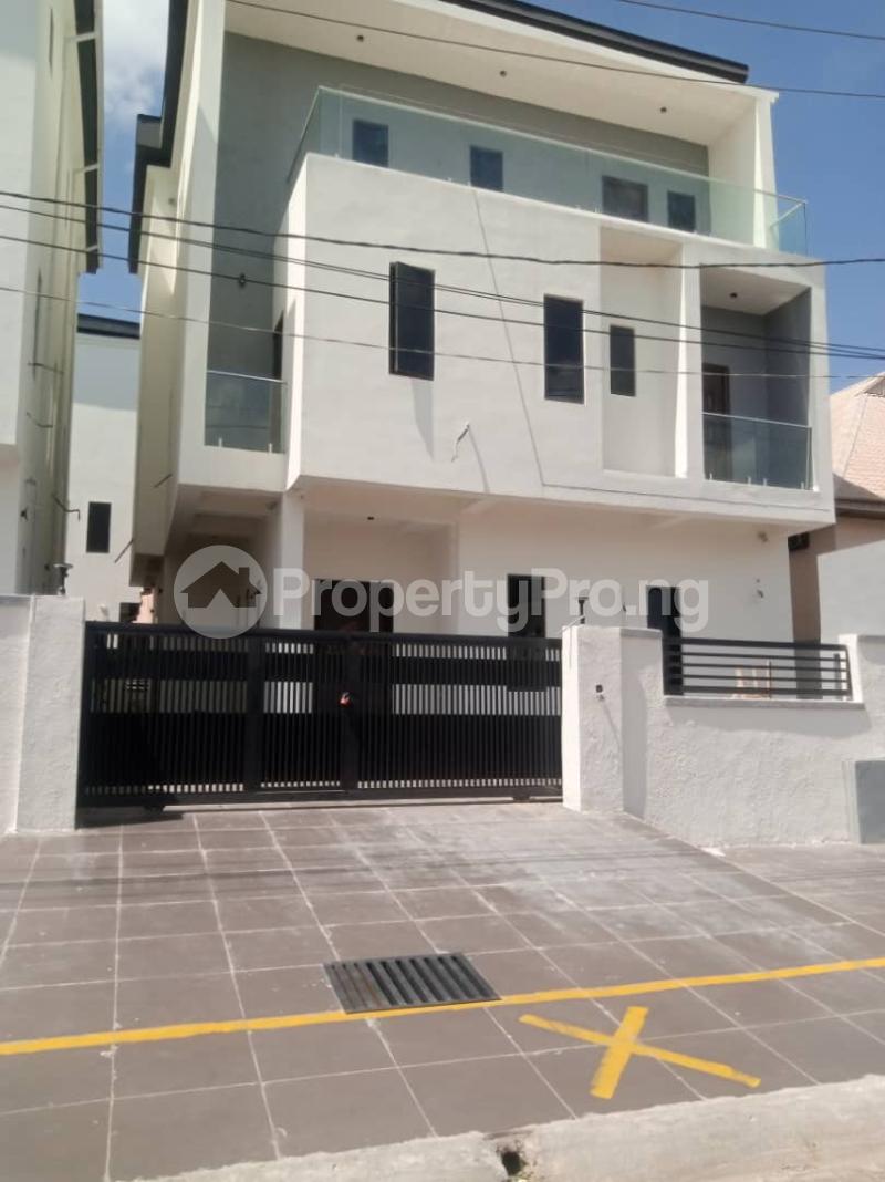 5 bedroom House for sale Amuwo Odofin Lagos