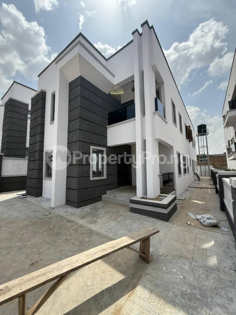5 bedroom House for sale Kolapo Ishola Estate Akobo Ibadan Oyo