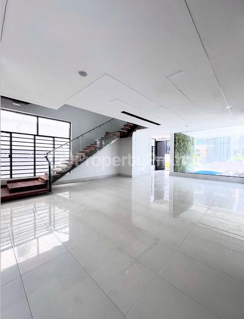 5 bedroom House for sale Chevron Lekki Lagos