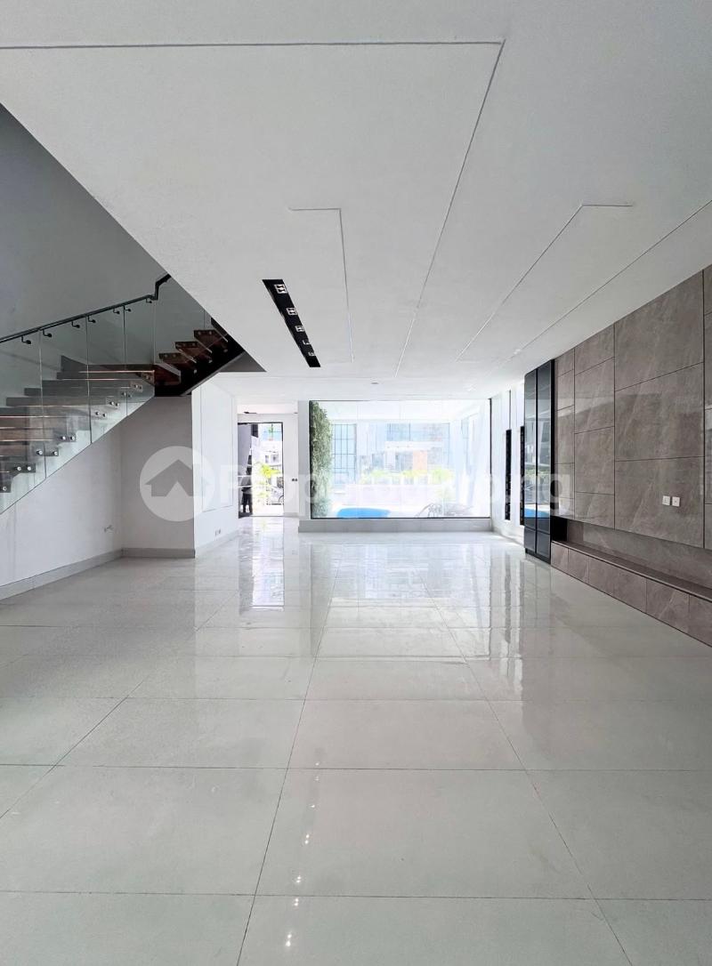 5 bedroom House for sale Chevron Lekki Lagos