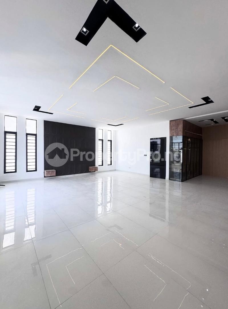 5 bedroom House for sale Chevron Lekki Lagos