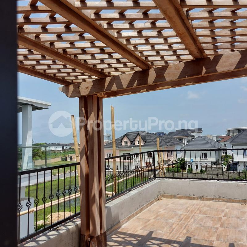 5 bedroom House for sale Near Pinnock Beach Estate Jakande Lekki Lagos