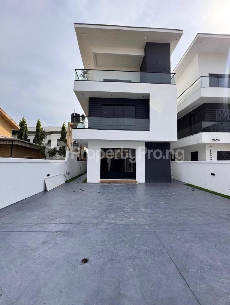 5 bedroom House for sale Ologolo Lekki Lagos