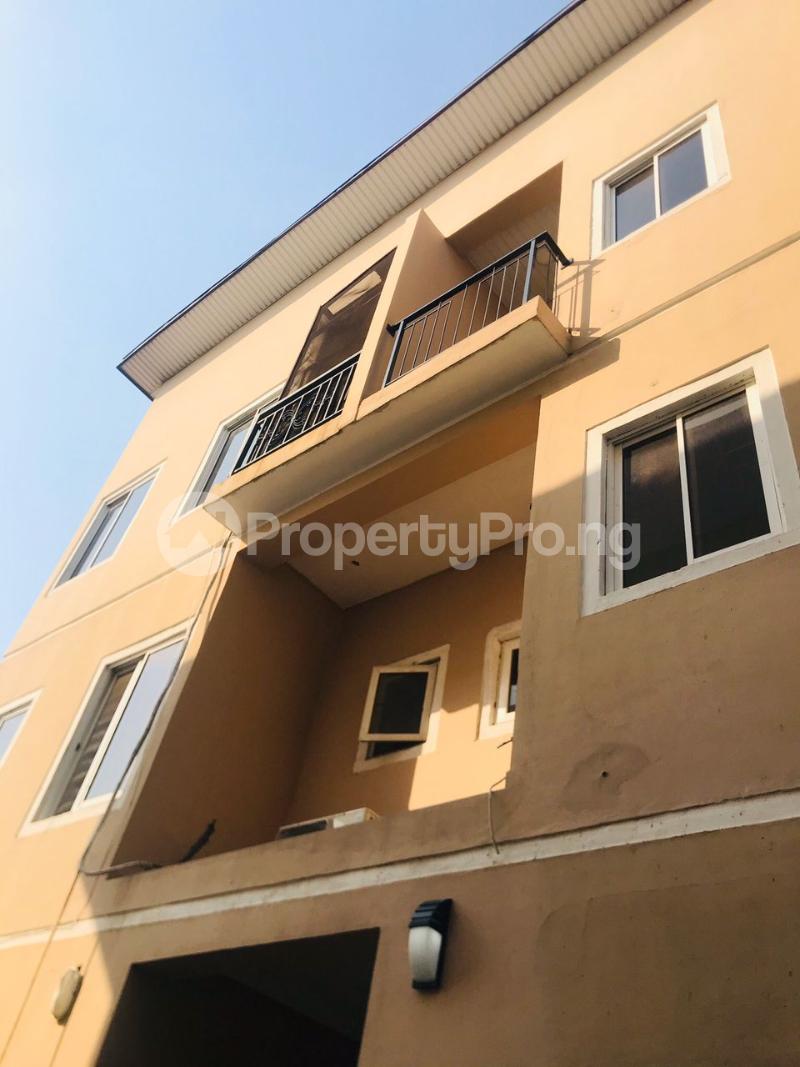 5 bedroom House for rent Canal West Residence Estate Jakande Lekki Lagos