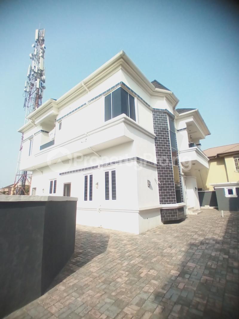 5 bedroom House for sale Isa Close Thomas estate Ajah Lagos