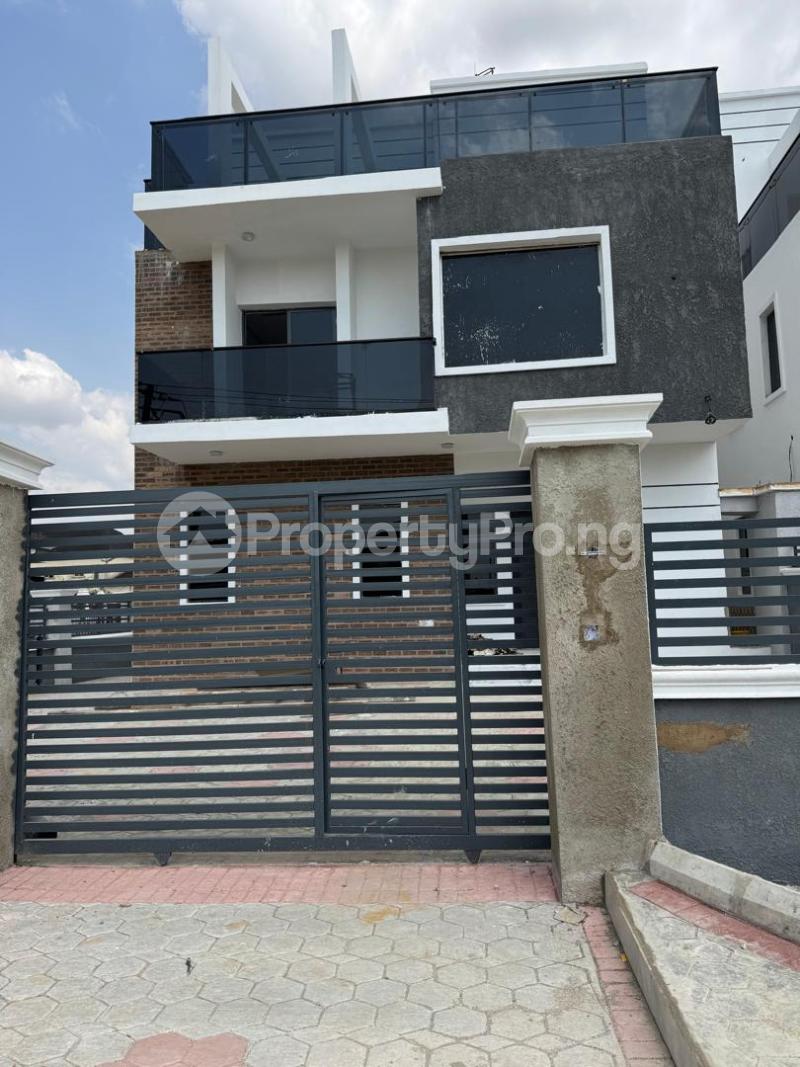 5 bedroom House for sale 6th Avenue Festac Amuwo Odofin Lagos