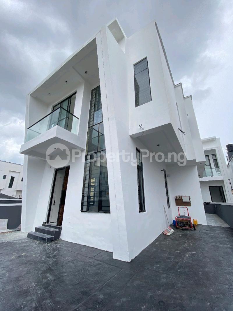 5 bedroom House for sale Opposite Sky Mall, Before Sangotedo Off Lekki-Epe Expressway Ajah Lagos