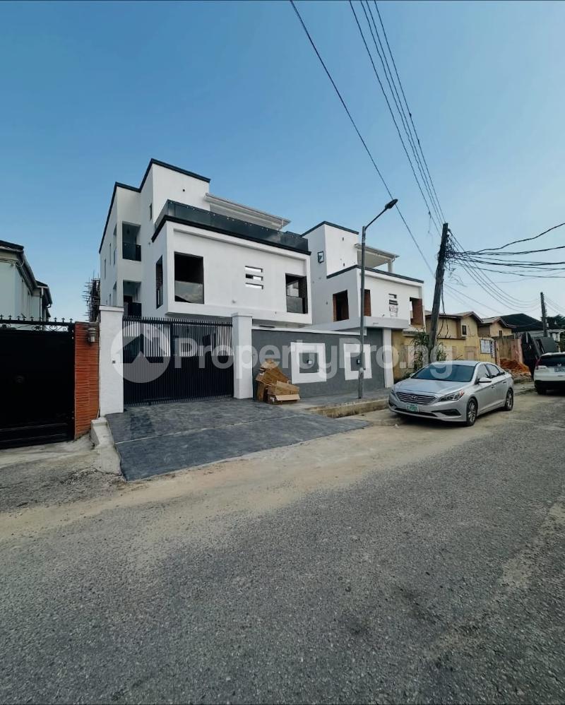 5 bedroom House for sale Gra Phase 2 Magodo Kosofe/Ikosi Lagos