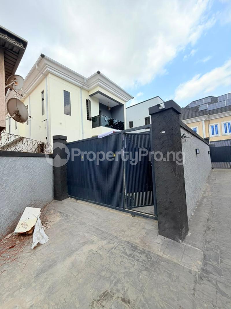 5 bedroom House for sale Omole phase 2 Ojodu Lagos