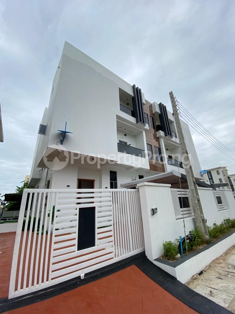 4 bedroom House for sale Off Orchid Road, Lekki Lagos