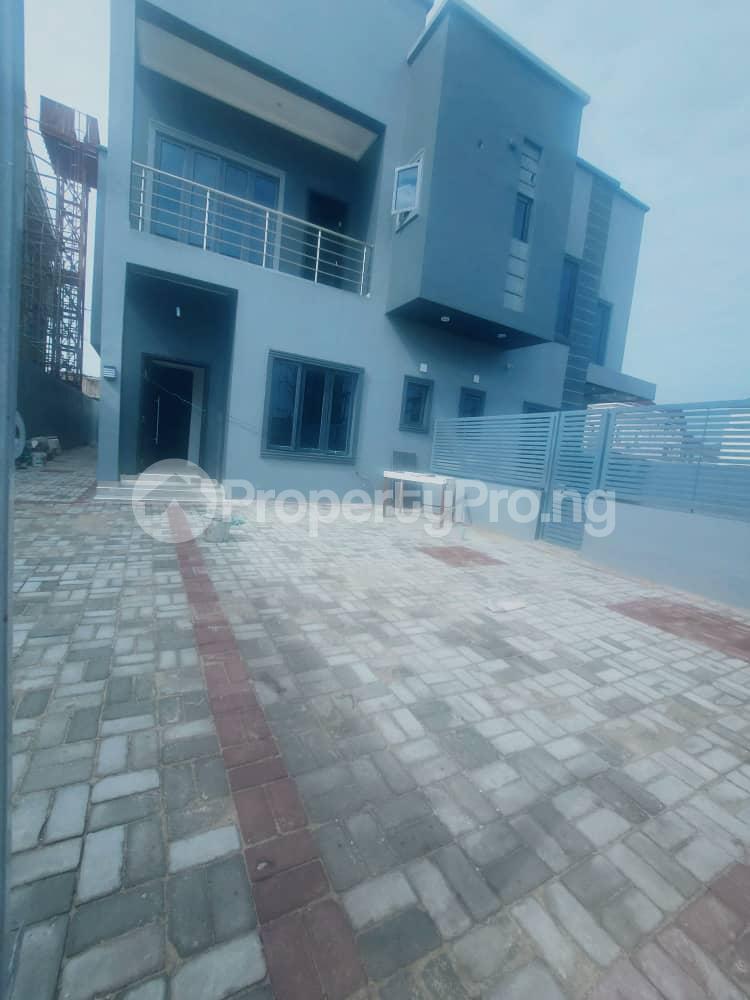 5 bedroom House for rent In An Estate Besides Pinnock Beach Estate Osapa london Lekki Lagos