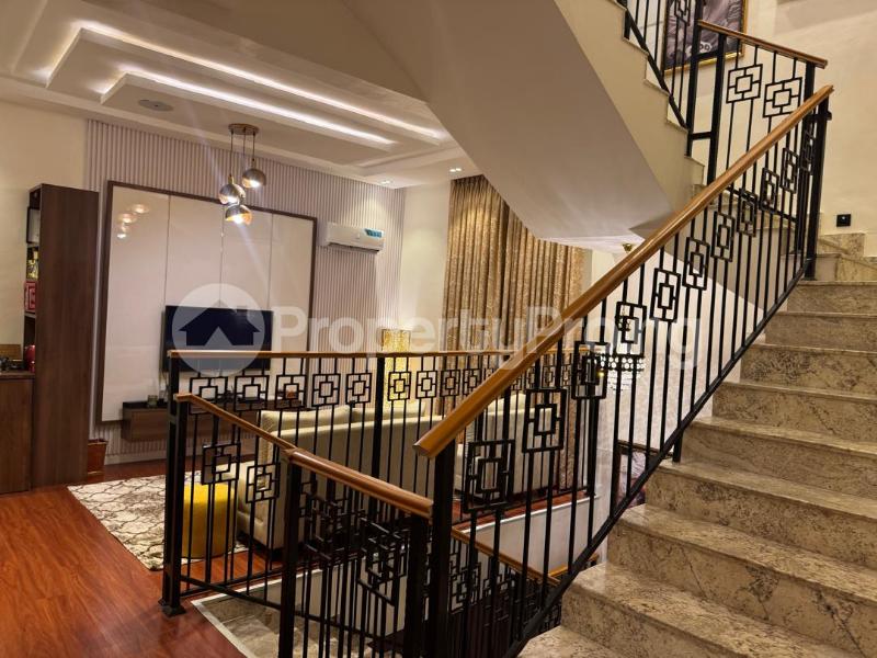 6 bedroom House for sale  Magodo Kosofe/Ikosi Lagos