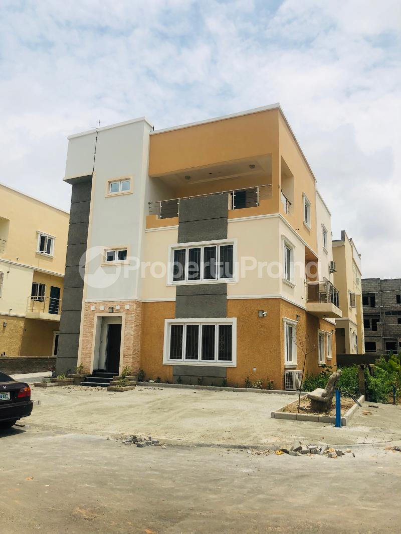 6 bedroom House for sale Brains And Hammers Estate, Apo Abuja