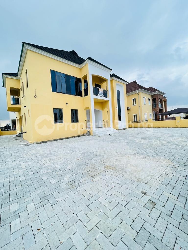 6 bedroom House for sale Northern Foreshore, chevron Lekki Lagos