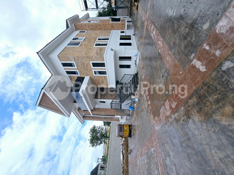 6 bedroom House for sale Enugu Enugu