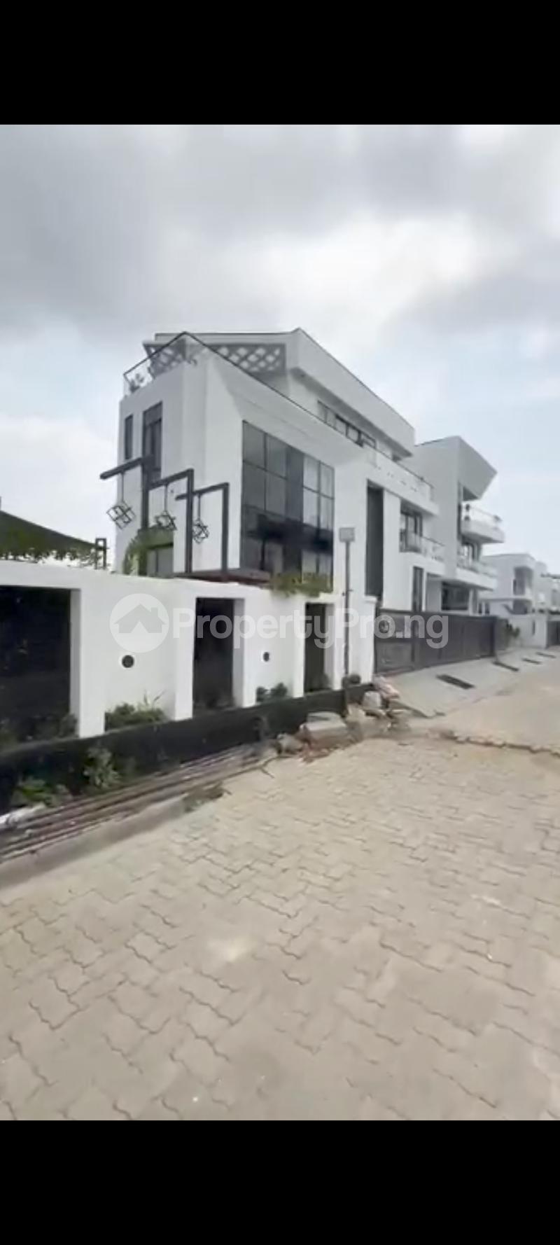 6 bedroom House for sale Chevron Chevron Lekki Lagos